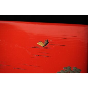 琉球王朝時代 堆錦 朱漆山水楼閣段重　Q353 