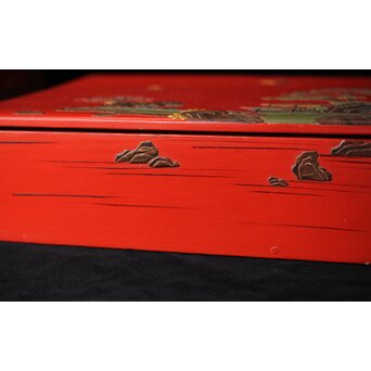 琉球王朝時代 堆錦 朱漆山水楼閣段重　Q353 