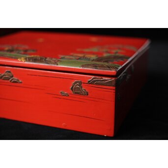 琉球王朝時代 堆錦 朱漆山水楼閣段重　Q353 