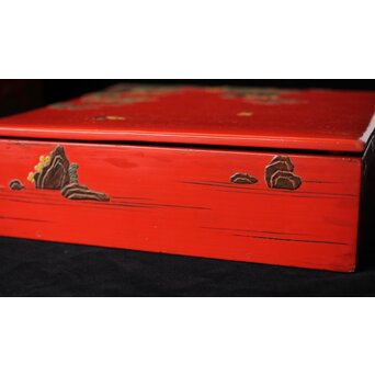 琉球王朝時代 堆錦 朱漆山水楼閣段重　Q353 