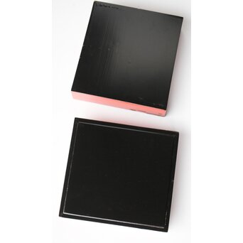 琉球王朝時代 堆錦 朱漆山水楼閣段重　Q353 