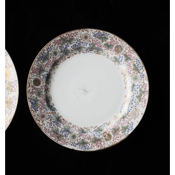 幻の明治伊万里「精磁会社謹製」菊桐紋色絵 皿 2枚 明治期　P453 