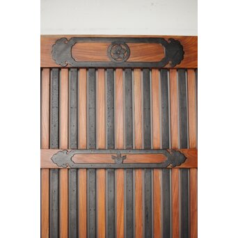 金具尽 総欅格子蔵戸　W0139Y 宝尽くしのデザイン