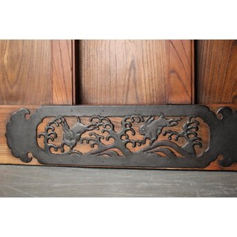 金具尽 総欅格子蔵戸　W0139Y 嬉しい波千鳥の動物デザイン