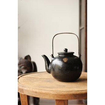 後楽園焼 黒楽汁次　P461