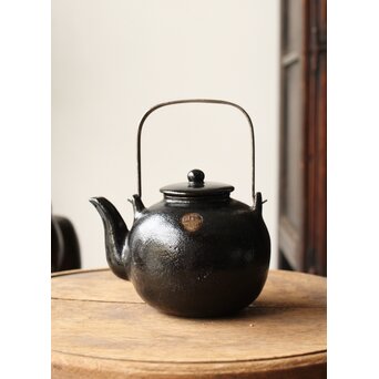 後楽園焼 黒楽汁次　P461 