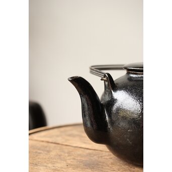 後楽園焼 黒楽汁次　P461 