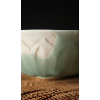 河井寛次郎/鐘渓窯 【青瓷蓮辨鉢/青磁蓮弁鉢】河井紅葩識箱付　P474 