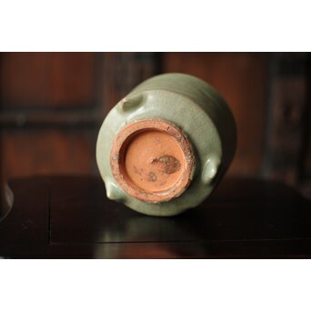 中国陶磁 明代 紫檀意蓋台 三足青磁香炉　P487 