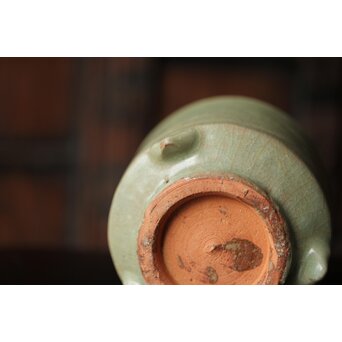 中国陶磁 明代 紫檀意蓋台 三足青磁香炉　P487 