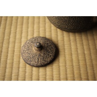 金寿堂 蓋裏在印 総鉄長閑型平手 鉄瓶　M421 