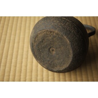 金寿堂 蓋裏在印 総鉄長閑型平手 鉄瓶　M421 