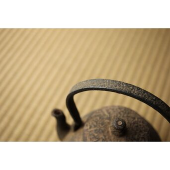 金寿堂 蓋裏在印 総鉄長閑型平手 鉄瓶　M421 