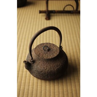 金寿堂 雨宮 在印 銀環摘 平丸鉄瓶　M422 