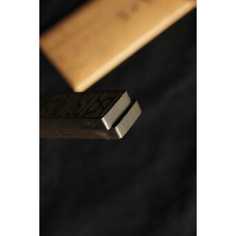 英青堂 青銅文鎮　M423 