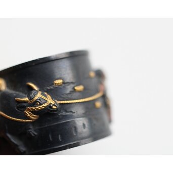 政貫銘 農耕図 金銀象嵌 縁頭　M426 