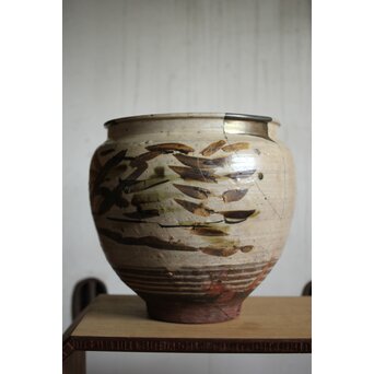 江戸時代 古武雄 鉄絵緑彩松岩文 水甕　P495 