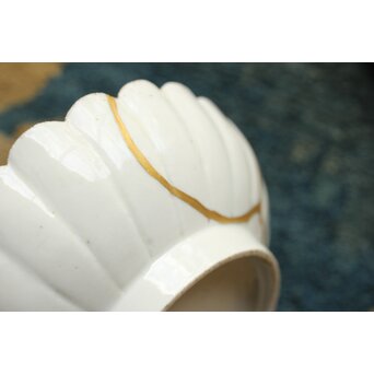 柿右衛門白磁 陽刻菊形5寸皿 2枚1組　P498 