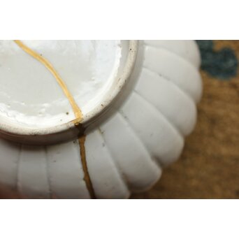 柿右衛門白磁 陽刻菊形5寸皿 2枚1組　P498 