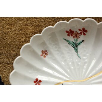 柿右衛門白磁 陽刻菊形5寸皿 2枚1組　P498 