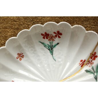 柿右衛門白磁 陽刻菊形5寸皿 2枚1組　P498 