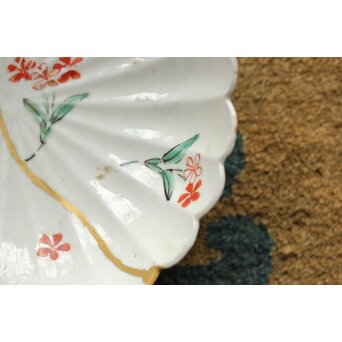 柿右衛門白磁 陽刻菊形5寸皿 2枚1組　P498 