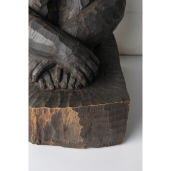 宮本理三郎 チンパンジー 木彫置物　X565 