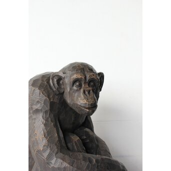 宮本理三郎 チンパンジー 木彫置物　X565 