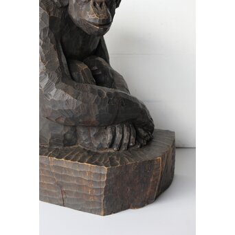 宮本理三郎 チンパンジー 木彫置物　X565 