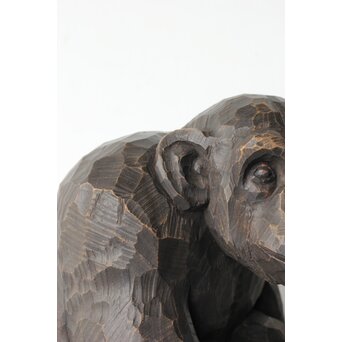 宮本理三郎 チンパンジー 木彫置物　X565 