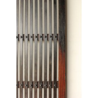 煤飴色 時代松格子戸　L1147 煤の黒から　飴色の朱へのグラデーションが素敵です