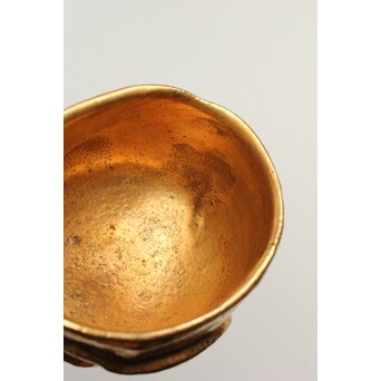 安食ひろ 金彩刻文盃　P506 