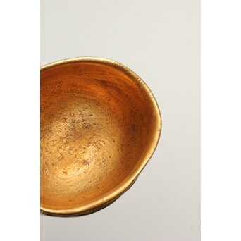 安食ひろ 金彩刻文盃　P506 