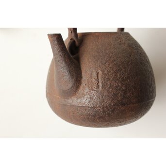 南部名工 有坂 茄子型豆提手砲口鉄瓶　M441 