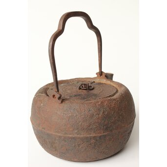 宮崎寒雉風 銀象嵌堤手 破形鎹留手取釜 鉄瓶　M442 