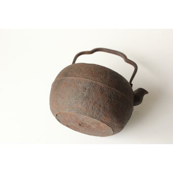 宮崎寒雉風 銀象嵌堤手 破形鎹留手取釜 鉄瓶　M442 