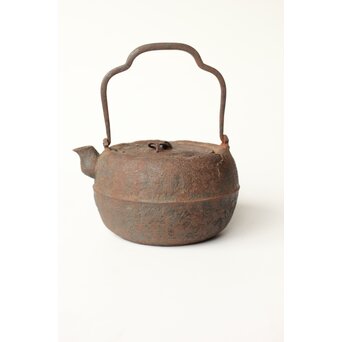 宮崎寒雉風 銀象嵌堤手 破形鎹留手取釜 鉄瓶　M442 