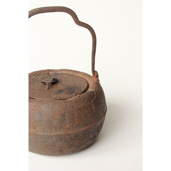 宮崎寒雉風 銀象嵌堤手 破形鎹留手取釜 鉄瓶　M442 