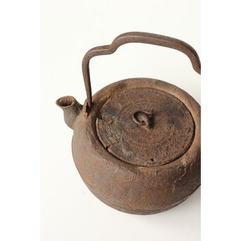 宮崎寒雉風 銀象嵌堤手 破形鎹留手取釜 鉄瓶　M442 