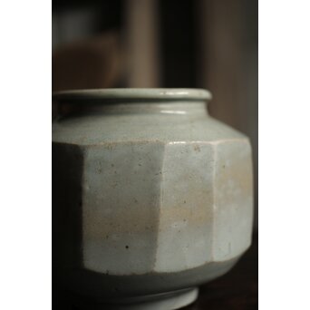 朝鮮李朝 白磁面取壺　P522 