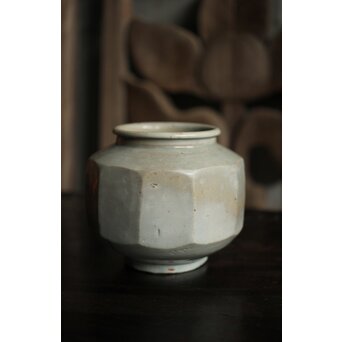 朝鮮李朝 白磁面取壺　P522 