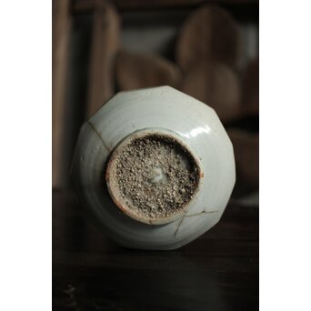 朝鮮李朝 白磁面取壺　P522 