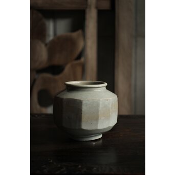 朝鮮李朝 白磁面取壺　P522 