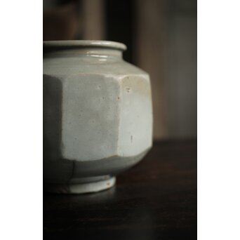 朝鮮李朝 白磁面取壺　P522 