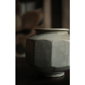 朝鮮李朝 白磁面取壺　P522 