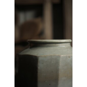 朝鮮李朝 白磁面取壺　P522 