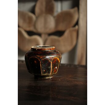 朝鮮李朝 飴釉蓋付面取壺　P523 