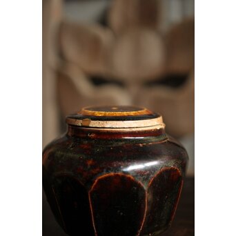 朝鮮李朝 飴釉蓋付面取壺　P523 