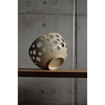 大野鈍阿 仁清白釉円孔透鉢　P524 