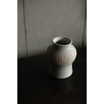 三代 真葛香山 富貴長春 白磁壺　P531 